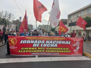 Contingente del Partido Comunista Peruano en las recientes movilizaciones 
